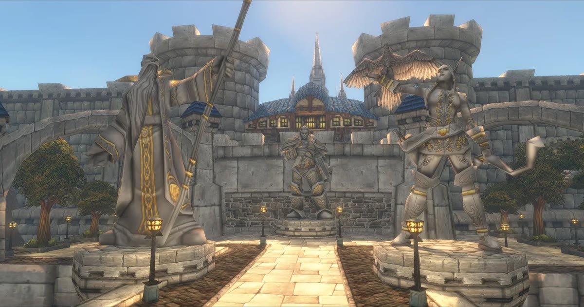 Gerbang Stormwind di beta WoW Forever dengan patung penjaga di kiri kanan jalan masuk kota