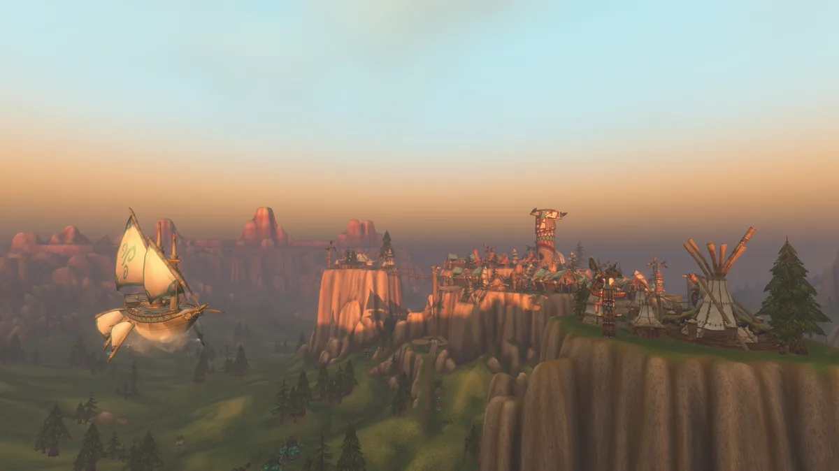 Pemandangan Mulgore dengan kapal udara dan tebing Thunder Bluff di WoW Forever